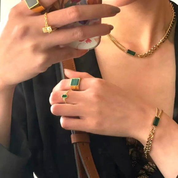 18K Gold Plated Vintage Emerald Asymmetric Cuban Necklace - Picture 12 of 12